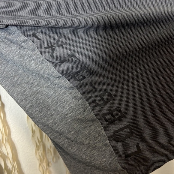 Lululemon Mens Raglan Sleeve Athletic Top Size XS - Picture 8 of 8